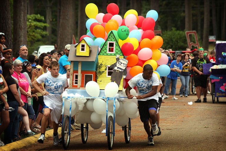 Southern_Arkansas_University's_Family_Day_bed_race