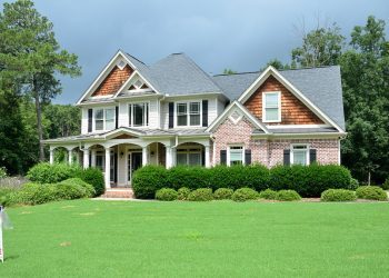 3 Essential Things to Do Before Listing Your House
