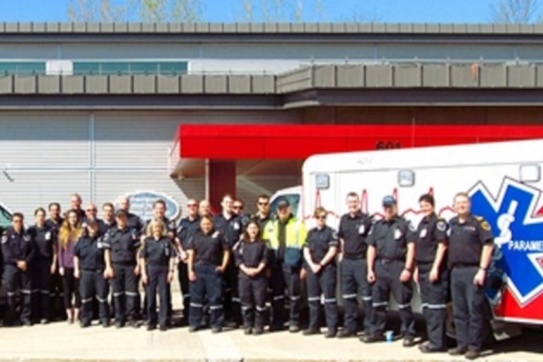 Paramedic-Week-2016-Group-Photo-Smaller