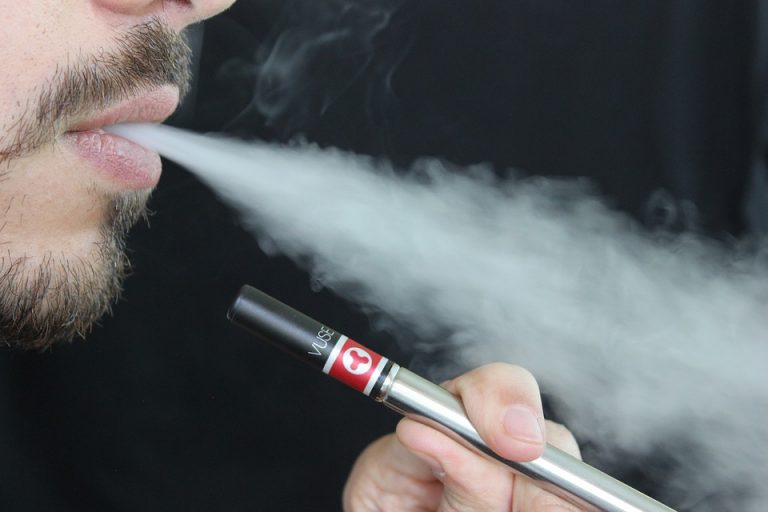 e-cigarette-1301670_960_720