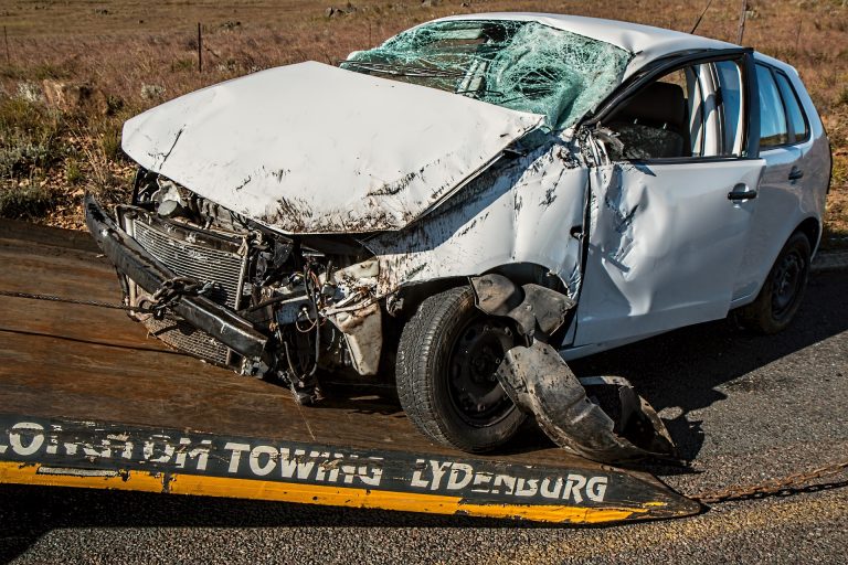 car-accident-1538175_1920