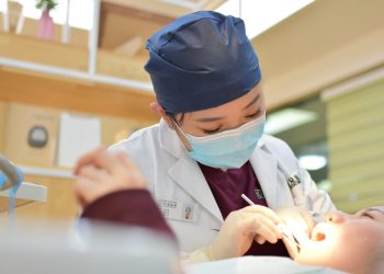 What Are The Key Steps To Become A Dental Hygienist?