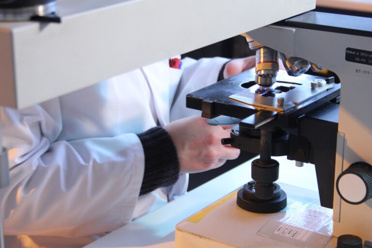 microscope-4996904_1920