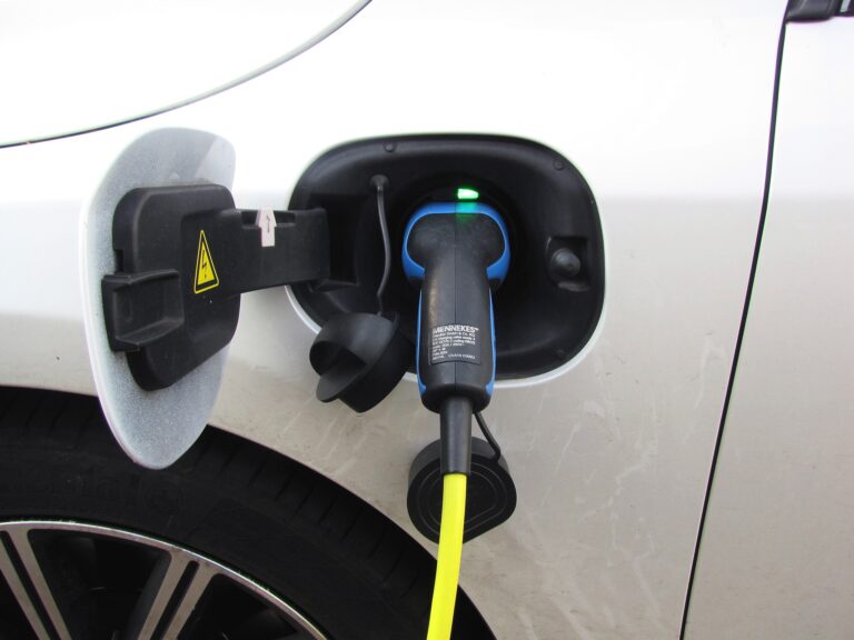 plug-in-2783574_1920