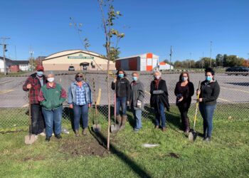 SNC Awards $10,000 in Grants to Community Groups for Fall Planting Projects