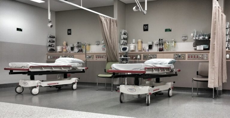 hospital-1477433_1920