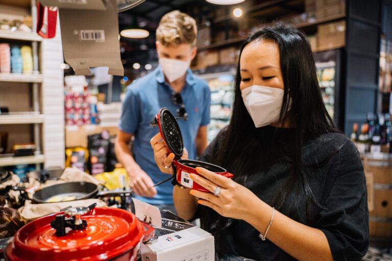 a couple shopping during pandemic