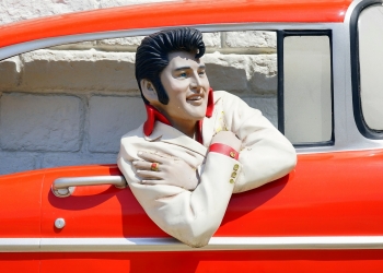 Where Do Celebrities Get Customised Clothing?