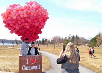 New photo booth pops up in Lamoureux Park