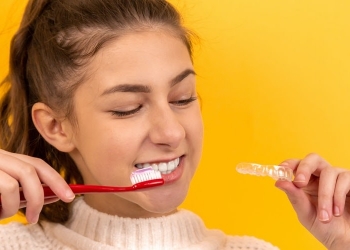 Looking To Bring Back Your White And Shiny Smile? Here’s How To Do It