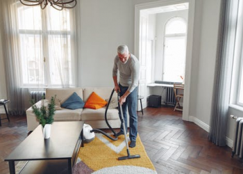 Practical Tools That Will Help You Keep Your House Clean When You Have Pets
