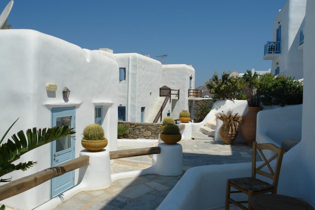 mykonos-2412419_1920