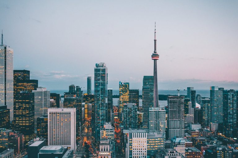 cn tower in toronto