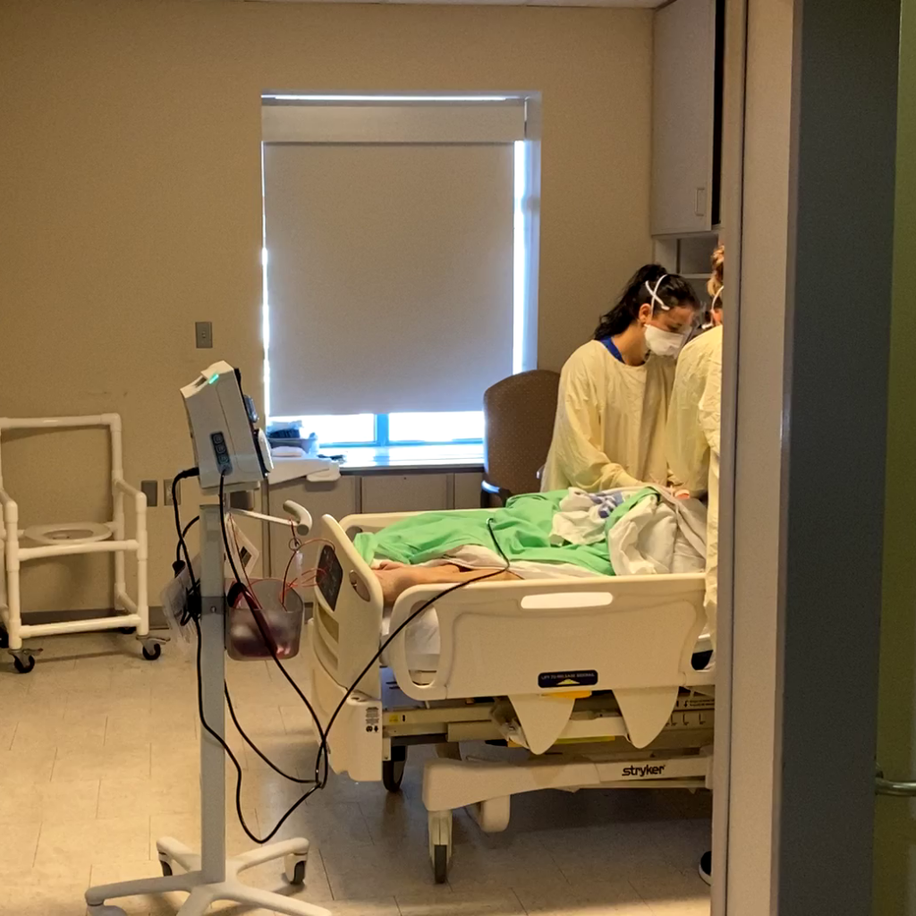 Nurses-caring-for-a-COVID-patient-on-the-Medicine-Unit-at-CCH