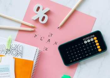 Here’s How You Can Stick to Your Financial New Year’s Resolution