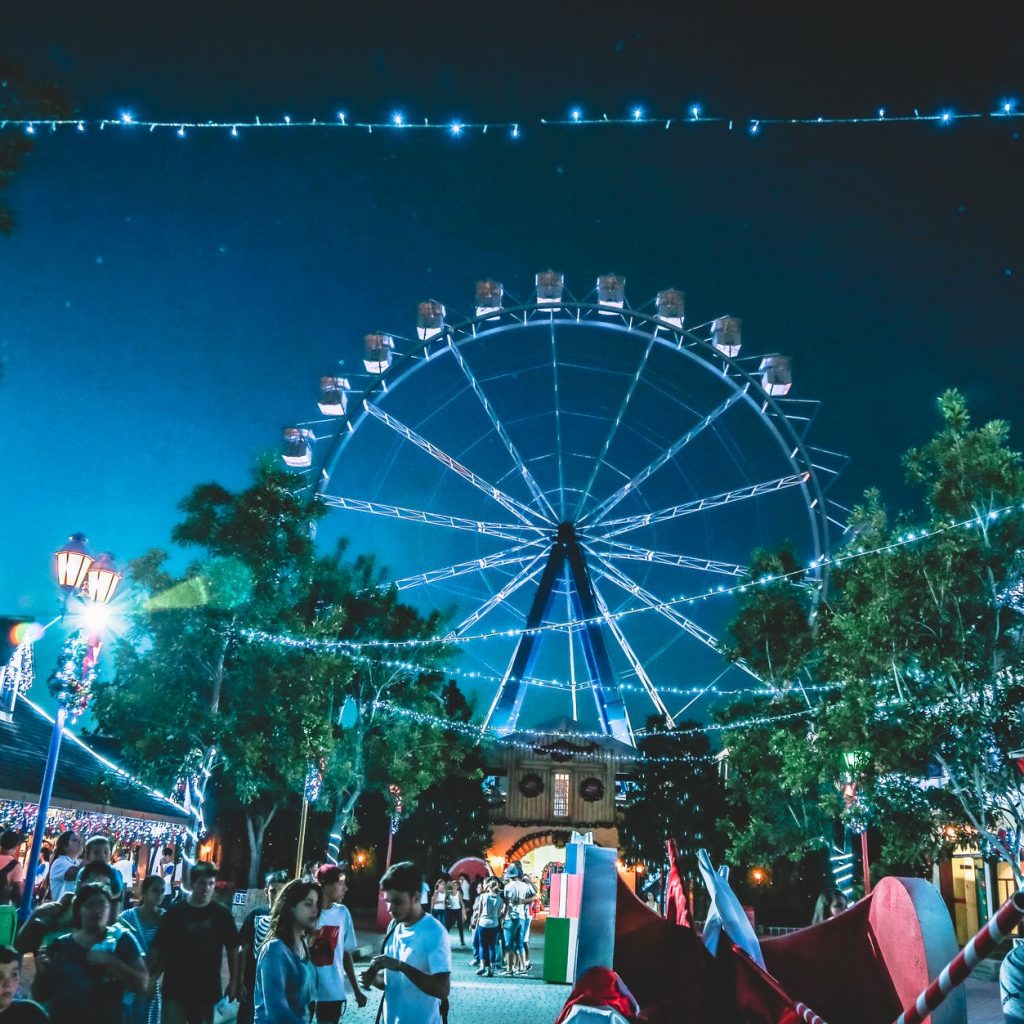 black and white ferris wheel