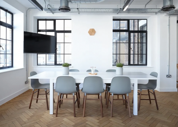 It’s Important To Provide Good Lighting In An Office For These 6 Reasons