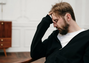 8 Reasons People Start (Ab)Using Drugs