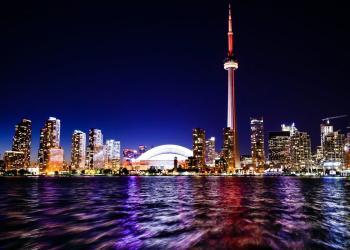 cn tower in toronto canada at night