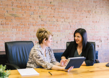 How To Choose the Right Financial Consultant That Will Help You and Your Business