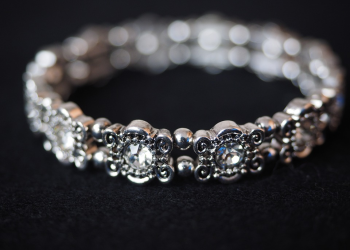 6 Important Reasons To Always Buy Handcrafted Jewelry