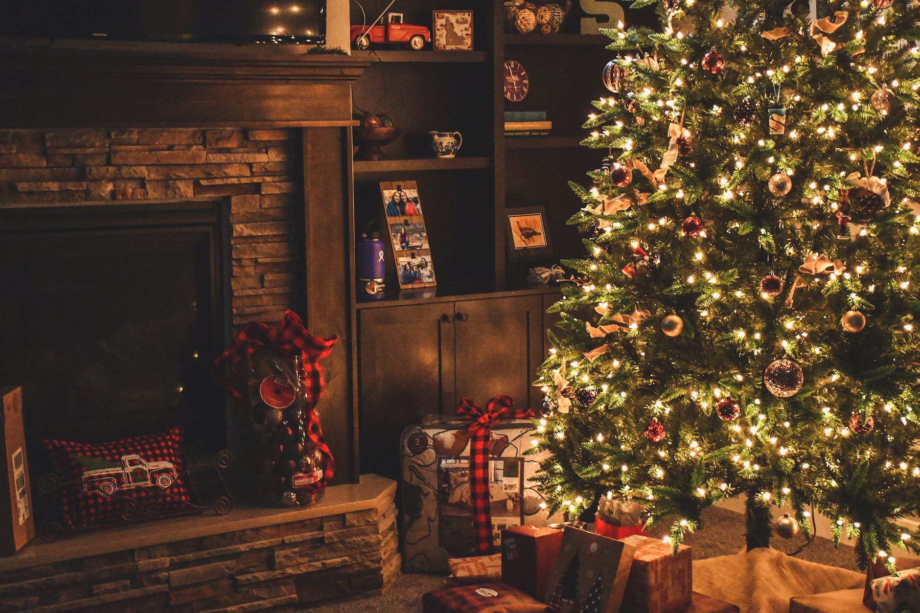 How To Decorate Your Home For The Holidays