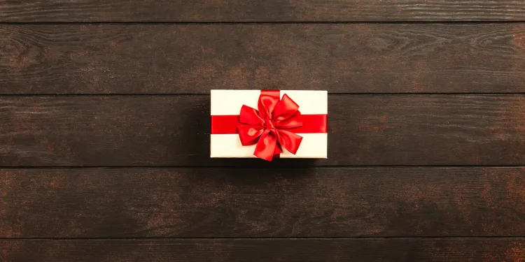 rectangular white and red gift box