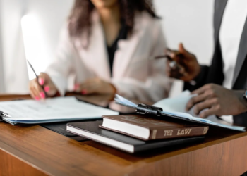 Legal Guide: How to Choose The Right Law Firm?