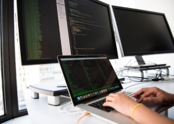 Essential Tips for Choosing the Right Web Hosting Provider