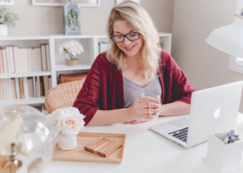 Saving on Upwork Taxes While Being a Freelancer from Canada