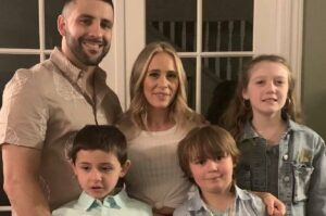 catching-up-tony-luis