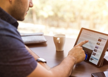 How Should Small Businesses Present Themselves On The Internet