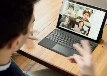 6 Effective Strategies for Managing Remote Teams and Streamlining Operations