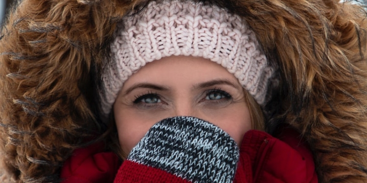 HOW TO DRESS FOR WINTER OUTDOOR ACTIVITIES - The Seeker Newsmagazine  Cornwall
