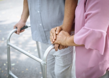 How a Senior Aid Helper Can Enhance Quality of Life for the Elderly