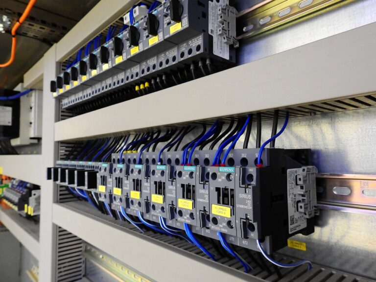 switch-cabinet-2147370_1280