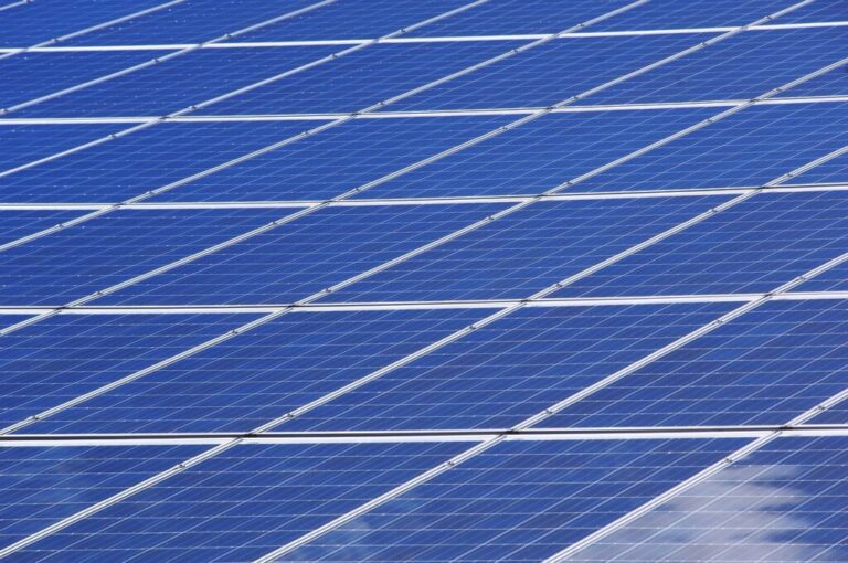 photovoltaic-2138994_1280