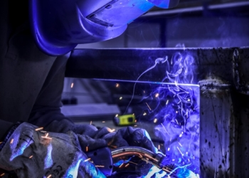 welder welding frame