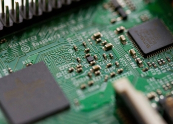 How AI Models Remember Everything Students Say to Make the Next Answer Perfect