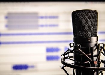 To Script or Not to Script: Finding Your Producing Style in Podcasting