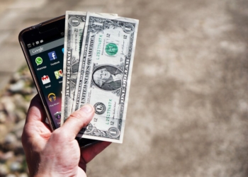 Sending Money to a Family Member in Another Country: A How-to Guide