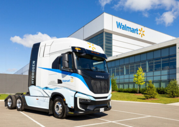 Walmart Canada Pioneers Hydrogen Fuel Cell Electric Semi-Truck in Retail Industry