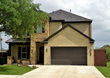 Securing Your Home: The Benefits of a Quality Garage Door