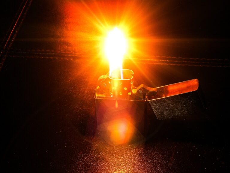lighter-71790_1280 (1)