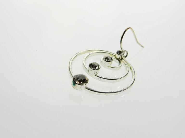 jewellery, beautiful, beauty, money, expensive, luxury, fashion, accessories, jewelry design, gemstone, art, design, noble, old, heirloom, heritage, precious, worth, earring, earrings, follower, diamond, gold, white gold