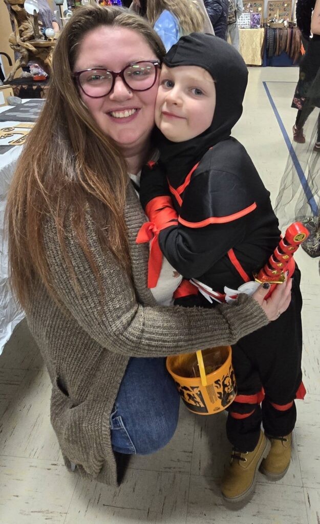 Photo shared by Mai-Liis Renaud: OUT and ABOUT with Seeker Chick Mai-Liis stopped by the Halloween Crafter’s…