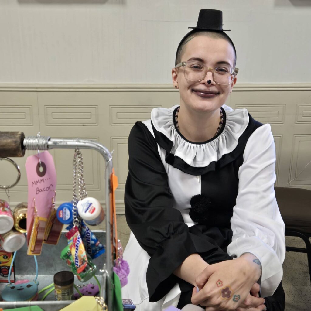 Photo shared by Mai-Liis Renaud: OUT and ABOUT with Seeker Chick Mai-Liis stopped by the Halloween Crafter’s…