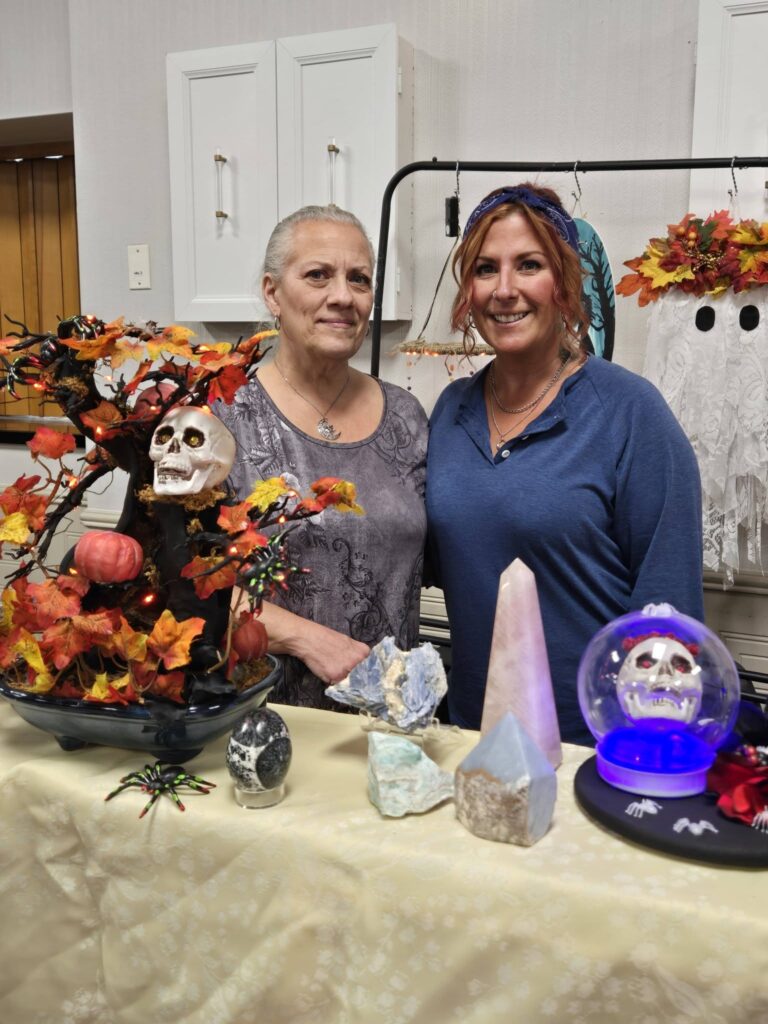 Photo shared by Mai-Liis Renaud: OUT and ABOUT with Seeker Chick Mai-Liis stopped by the Halloween Crafter’s…