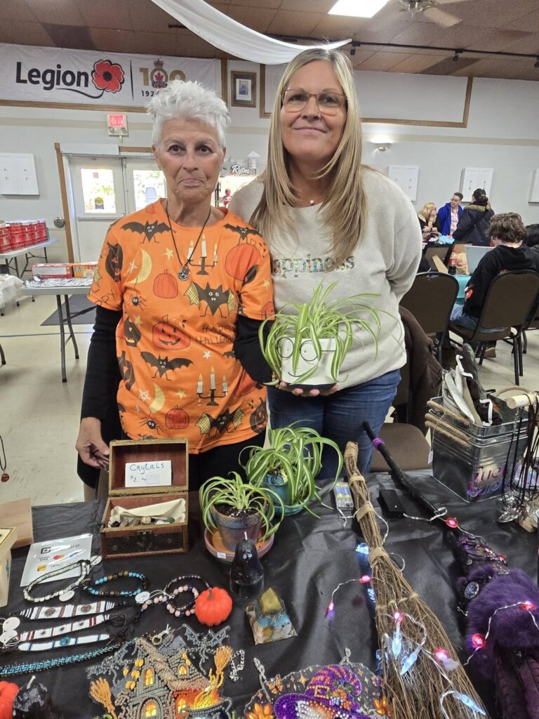 Photo shared by Mai-Liis Renaud: OUT and ABOUT with Seeker Chick Mai-Liis stopped by the Halloween Crafter’s…